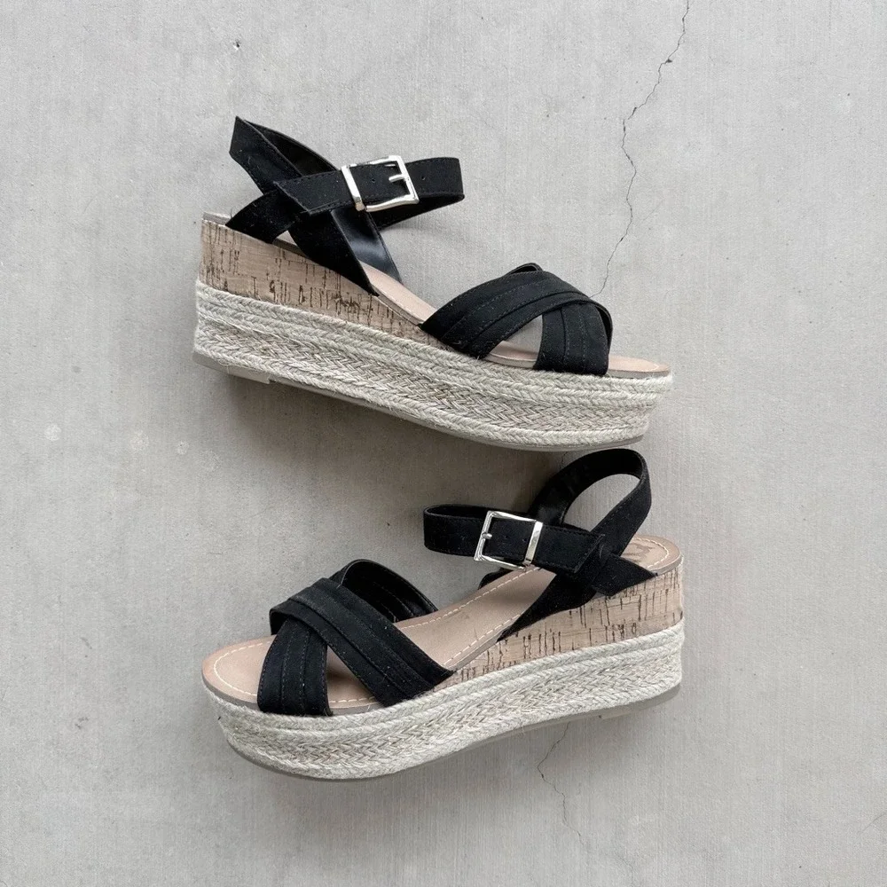 Fergalicious Pounce Black Espadrille Platform Wedge Sandals Womens Size 9M